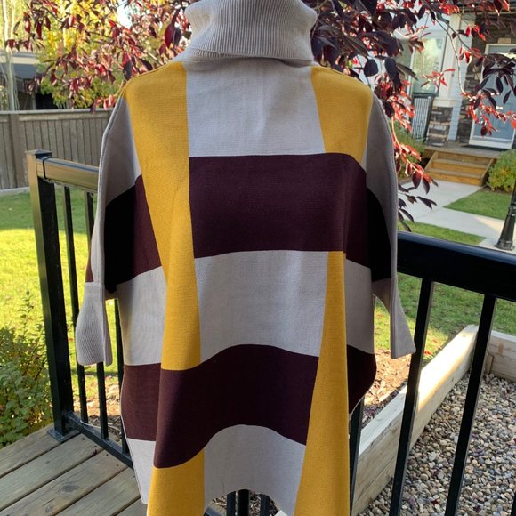 Women's Poncho with Turtle neck and Sleeves - Picture 2 of 6